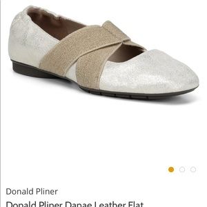 Donald Pliner  Woman flats, leather